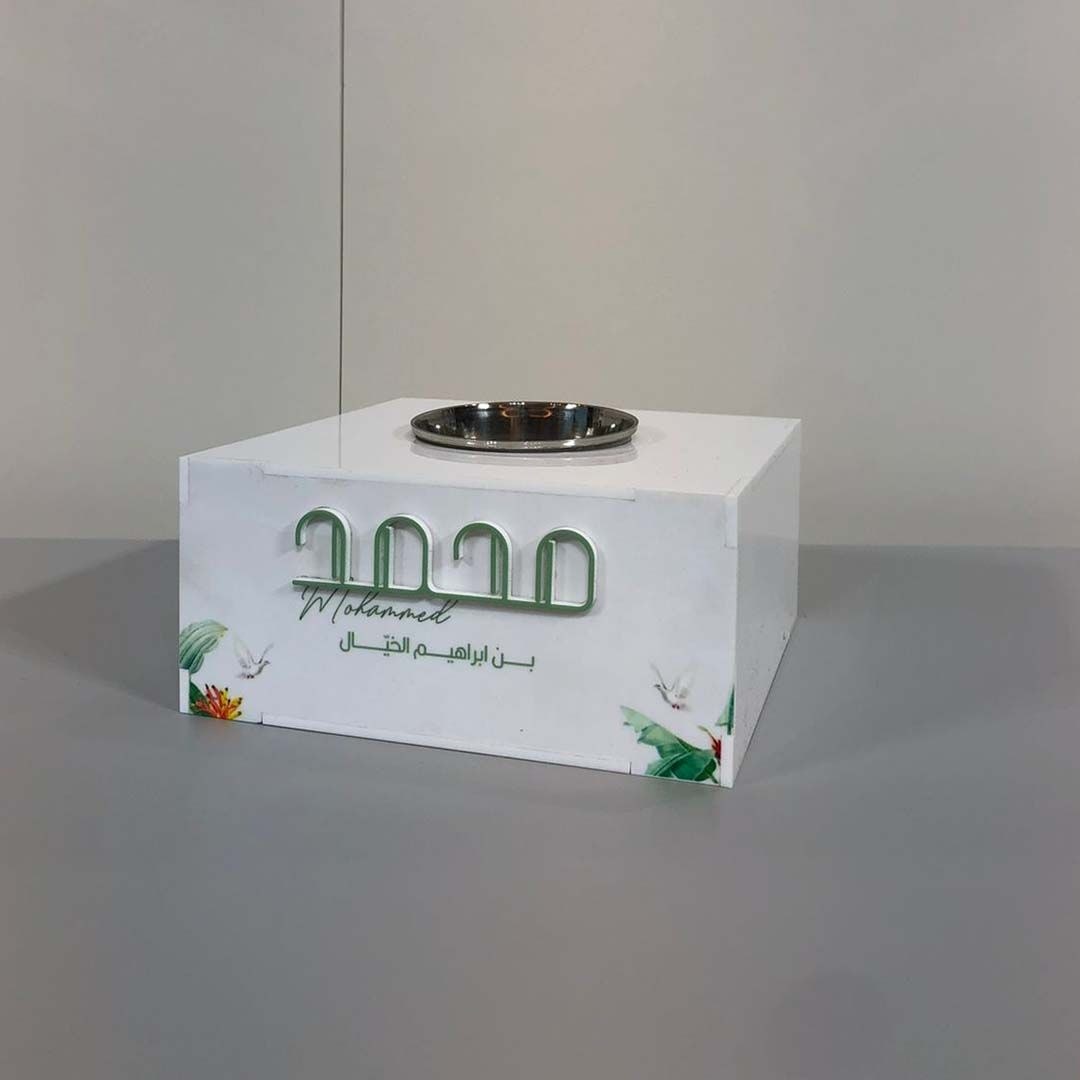 استاند مكتب أكريلك بالاسم